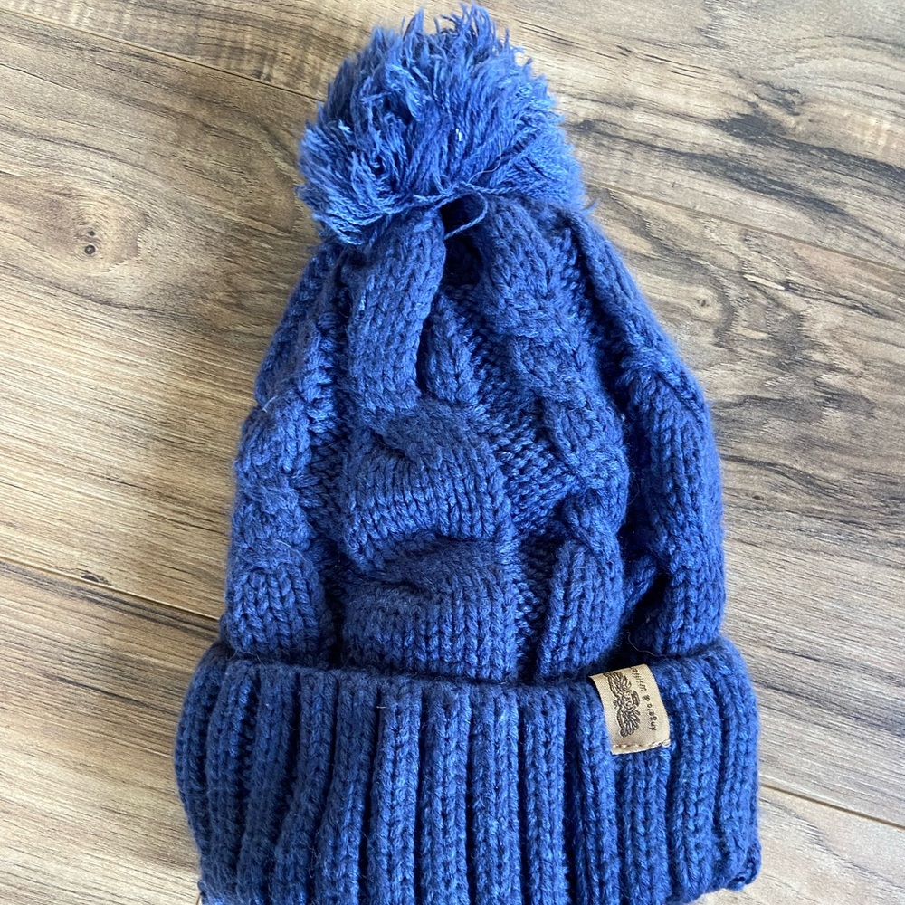 Cozy Blue Knit Sherpa Lined Pom-Pom Beanie